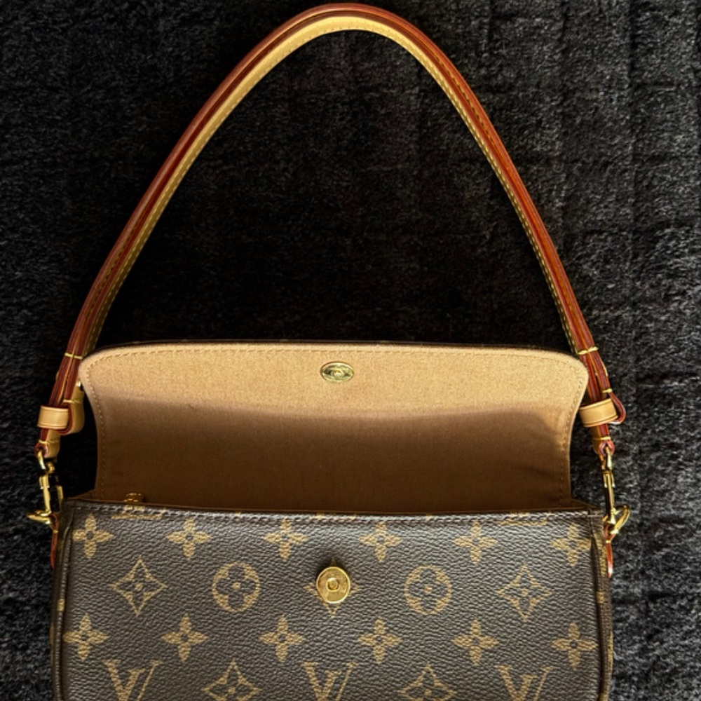 Louis Vuitton Ivy Wallet On Chain - Picture 9 of 10